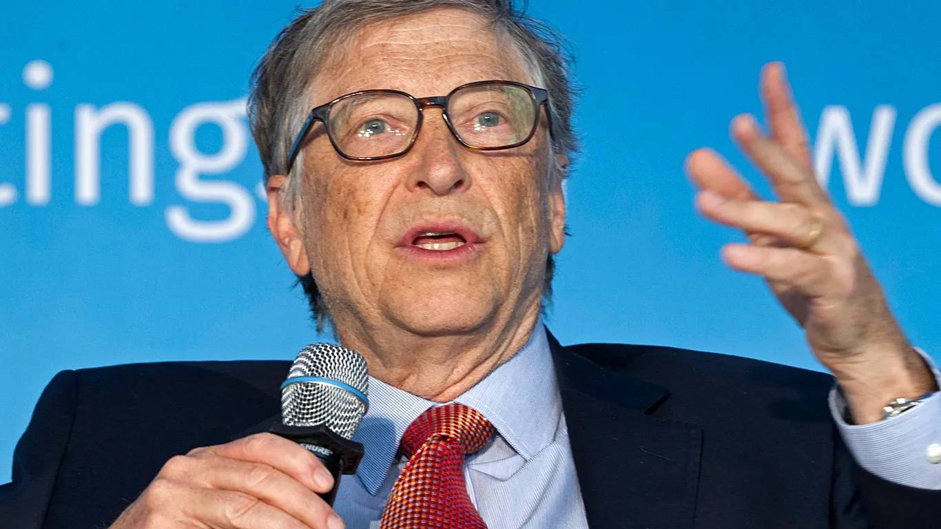 Bill Gates yapay zeka konusunda dünyayı uyardı: Birçok meslek dalını vuracak
